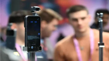 هاتف روبوتي يعكس تسارع انتشار وكلاء الذكاء الاصطناعي في الصين